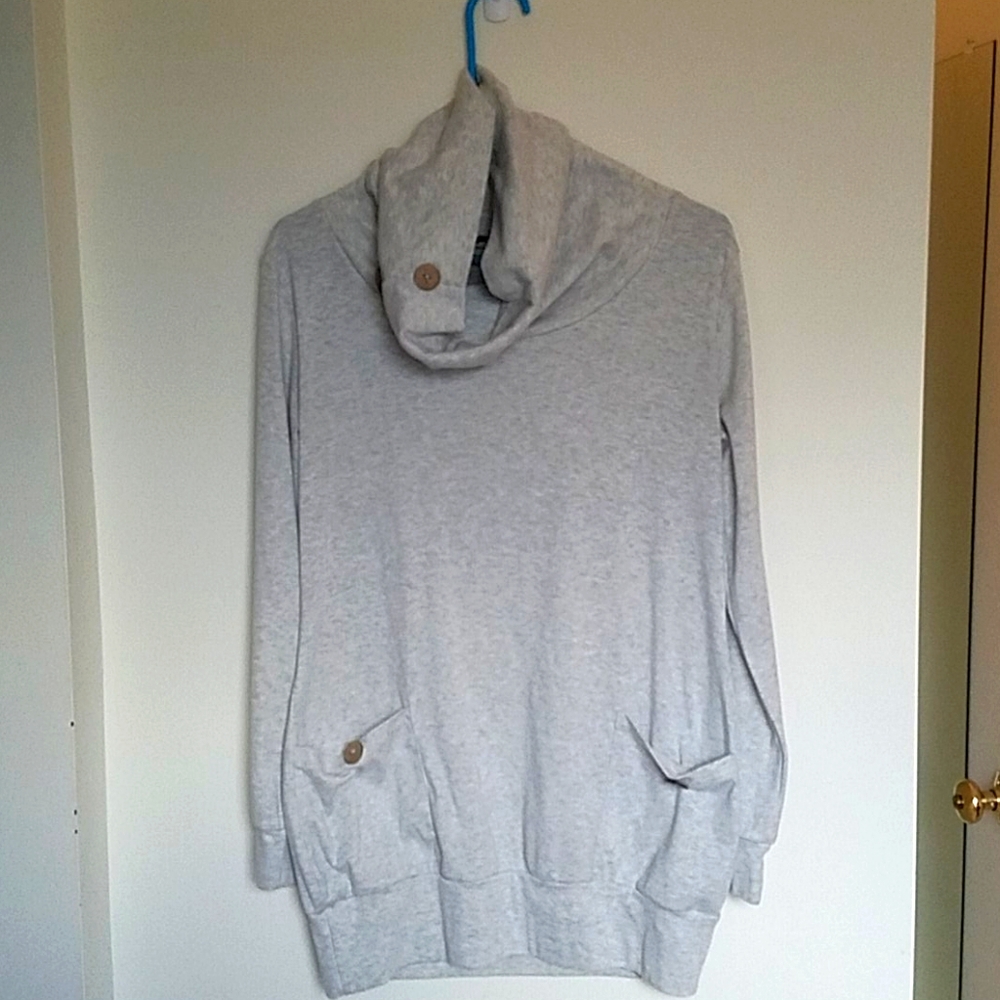 Cozy tunic turtleneck with pockets